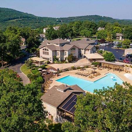 Elegant Lakeside Retreat In 布蘭森 外观 照片