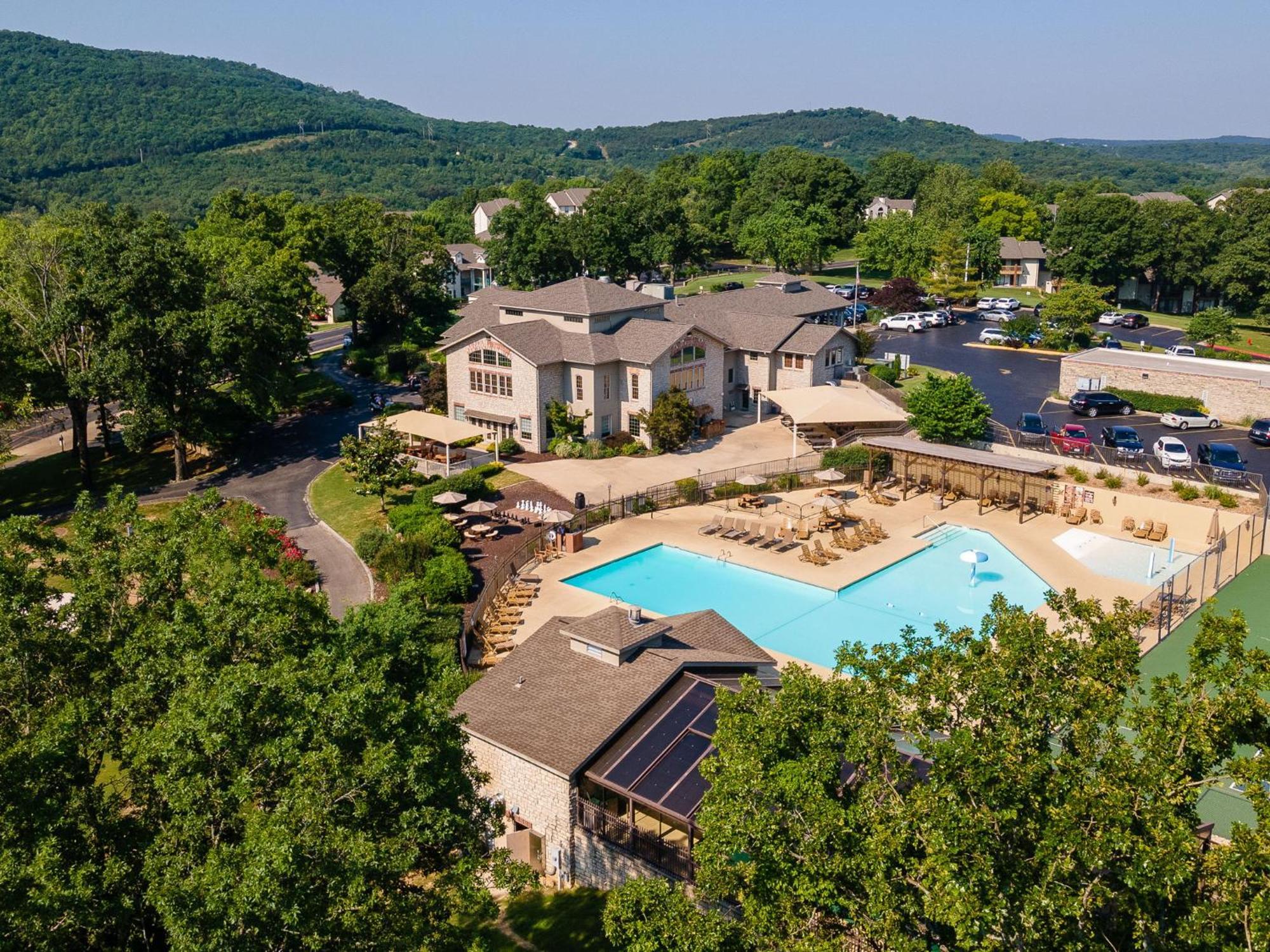 Elegant Lakeside Retreat In 布蘭森 外观 照片